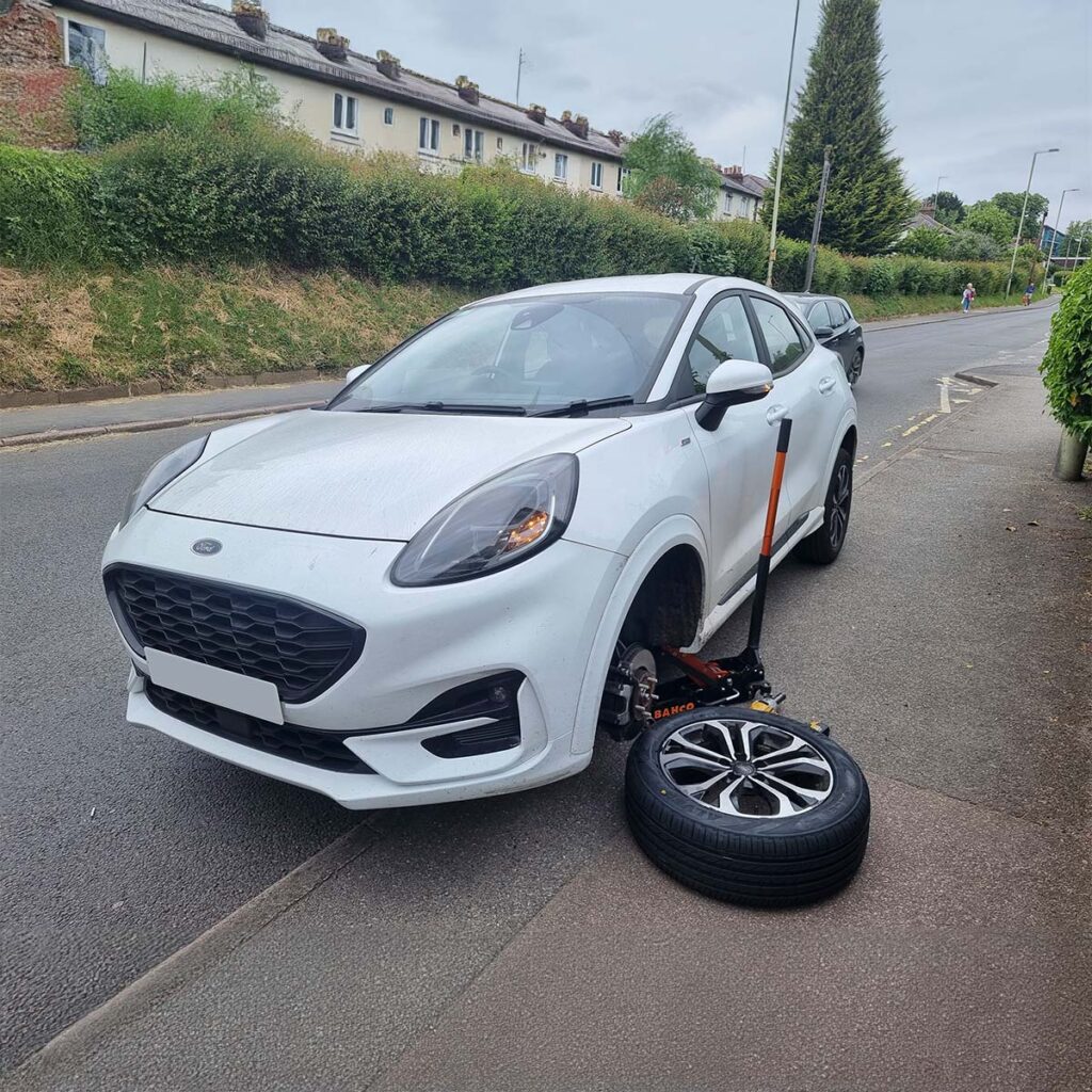 Quick and Reliable Locking Wheel Nut Removal in London